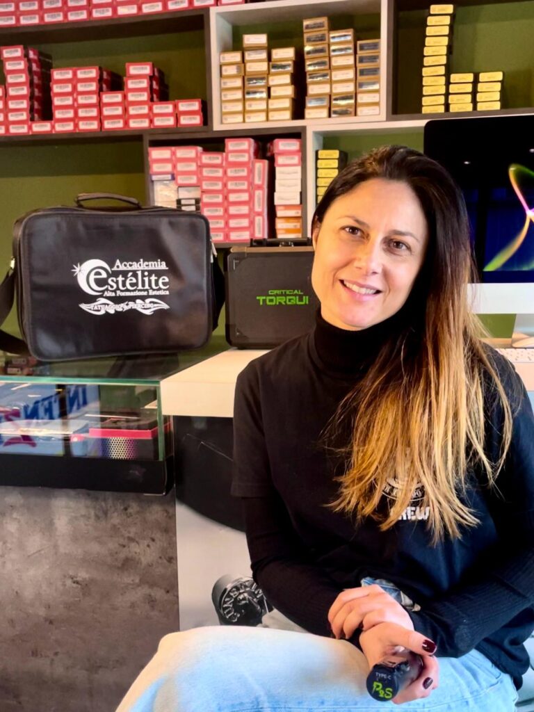 FOCUS TATUAGGIO - Scopriamo i protagonisti del settore Tattoo, Piercing e Trucco Permanente Annalisa Gradicelli, Titolare di Ruler Tattoo Supply